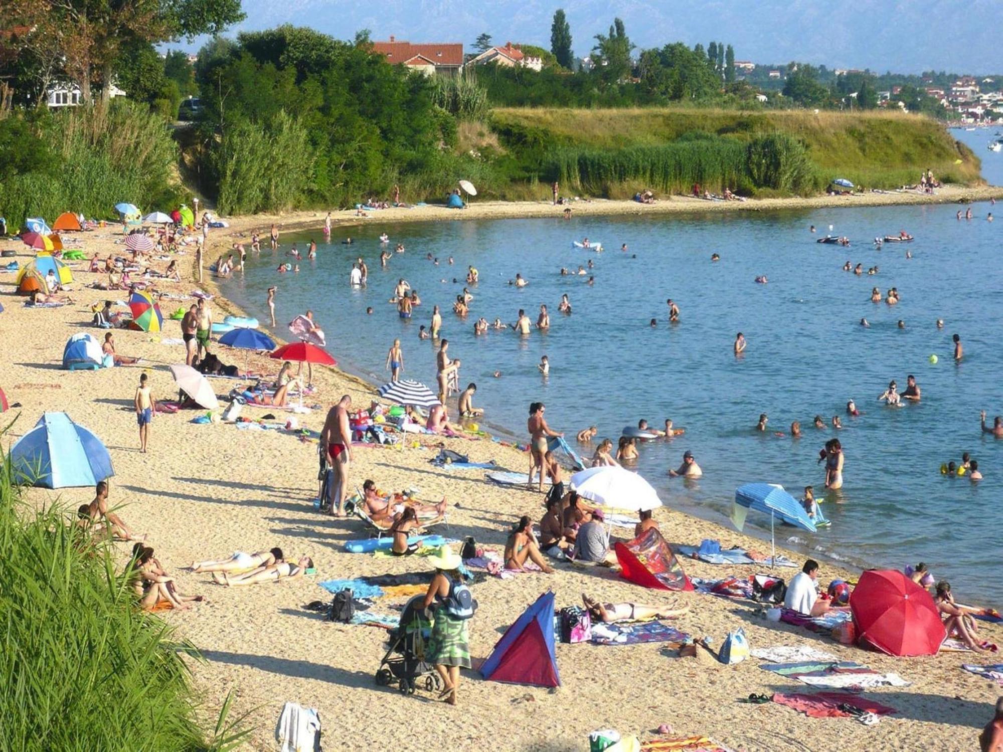 Apartments Ljilja In Privlaka, Near Sandy Beach Привлака Экстерьер фото